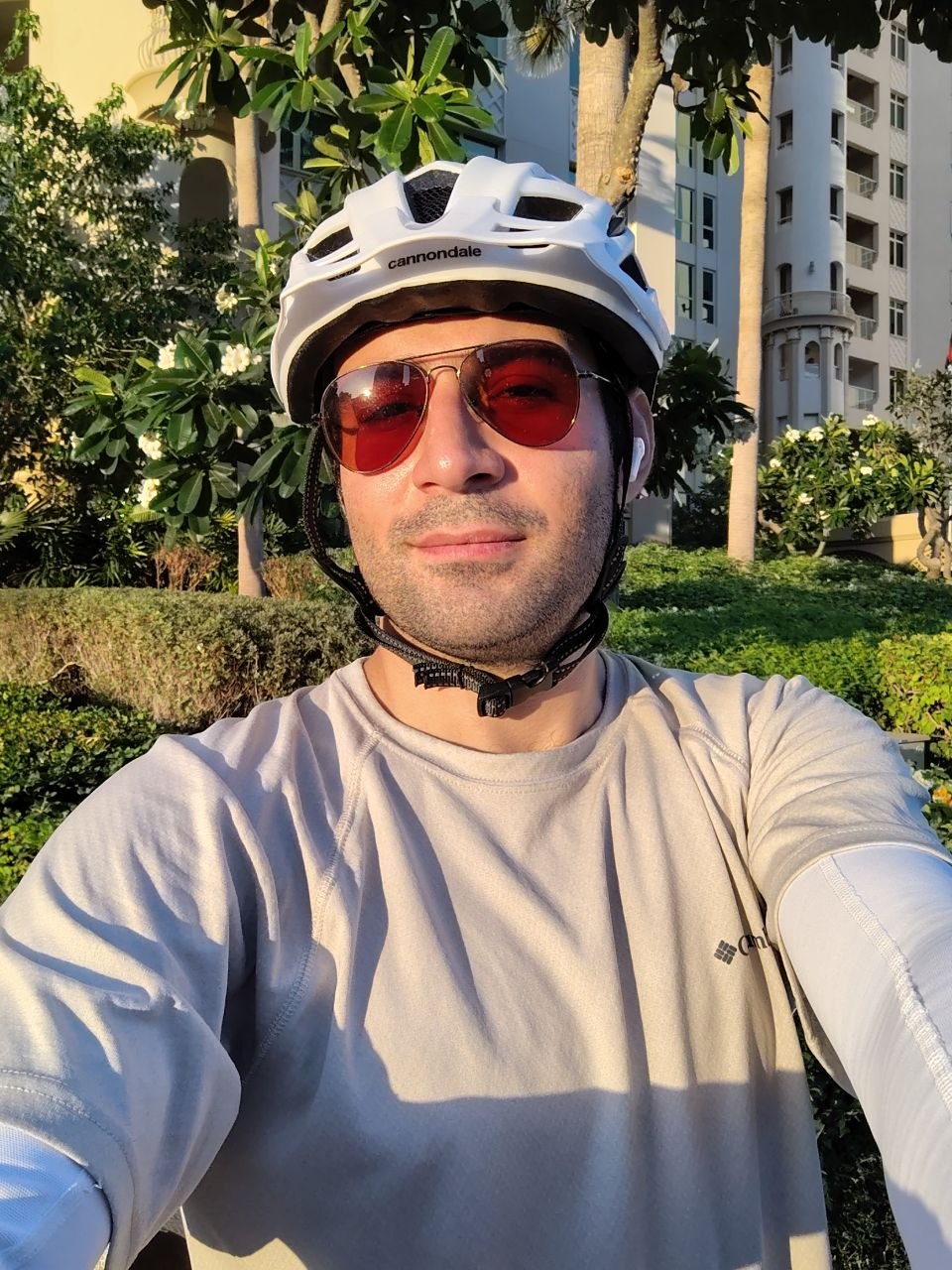 Hossein Shojaeifar outdoors